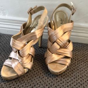 Nordstrom B.P Platinum strapping heel